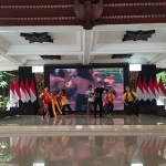Perwakilan dari Polres Mojokerto saat latihan untuk malam puncak Harmoni Nusantara Gemilang Polda Jatim.