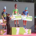 Pembalap Angus Lyons dari Australia meraih podium tertinggi untuk etape pertama Tour D