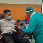 Pelayanan donor plasma konvalesen di PMI Tuban.