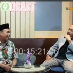  Prof Dr KH Imam Ghazali Said (kiri) dan M Mas