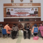 Baksos donor darah di Mapolres Jombang. foto: AAN AMRULLOH/ BANGSAONLINE