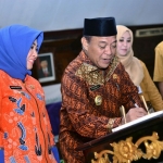 Kerjasama keduanya ditandatangi Fadeli dan Kepala Cabang BPJS Kesehatan Gresik dr Galih Anjungsari di Pendopo Lokatantra, Jum’at (27/1).