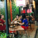 Gadis-gadis muda sedang asyik mangkal di depan salah satu wisma di WP (Warung Panjang).