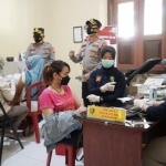 Vaksinasi massal yang digelar oleh Polres Probolinggo Kota.