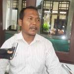 Salah satu warga penolak tambak udang, Achmad Juri. foto: rahmatullah/ BANGSAONLINE