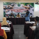 Pemkab Pamekasan dan Kantor Bea Cukai saat memberikan edukasi kepada masyarakat terkait perundang-undangan cukai.