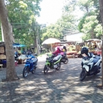 Areal pedagang buah di Jalan Mastrip Kota Probolinggo.