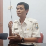 Plt Kabid Peternakan Disperta-KP Kabupaten Sampang Arif Firman Hakim saat dtemui di ruang kerjanya. foto: MUTAMMIMBANGSAONLINE