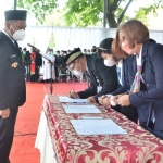 Bupati Gresik, Fandi Akhmad Yani, saat mutasi pejabat jilid III, beberapa waktu lalu. Foto: SYUHUD/ BANGSAONLINE