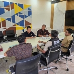 Satgas Anti Premanisme saat berkoordinasi dengan bersosialisasi langsung ke Perusahaan Sampoerna TBk, Kraksaan. (Ist)