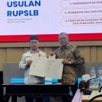 Teguh Gunarko ketika dikukuhkan sebagai Komisaris Utama Bank Majatama.