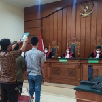 Saat sidang pengambilan sumpah para saksi korban di pengadilan negeri (PN) Ngawi, Kamis (18/8/2022).
