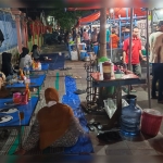 Lokasi Kartini Street Food yang strategis di tengah kota dan berdekatan dengan Taman Lokomotif menjadikan kawasan ini ramai pengunjung di setiap malamnya. 