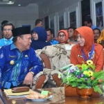 Bupati Lamongan Fadeli dan Dirjen Otoda Kemendagri, Endang Catur.