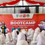 Calon siswa SMA Dharma Wanita 1 Pare Boarding School saat mengikuti bootcamp. (Ist).