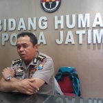  Kabid Humas Polda Jawa Timur, Kombes Pol Frans Barung Mangera.