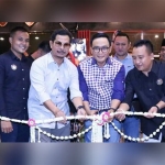 Bupati Pamekasan saat me-launching Caffe dan Resto Three Five yang berada di jalan raya Sumenep no. 106-107 Pamekasan.