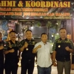 Ketua DPD Hipakad Jawa Timur H. Mujiono bersama pengurus dan anggota Hipakad Kabupaten dan Kota Malang.