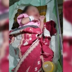Bayi yang ditemukan warga Kelurahan Kemayoran, Bangkalan, di atas boks pikap.