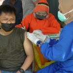 Pelaksanaan vaksinasi di Kota Surabaya terkendala habisnya stok vaksin.