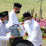 Wakil Wali Kota Pasuruan Adi Wibowo, S. TP, M.Si, dalam acara upacara bendera untuk memperingati Hari Santri Nasional (HSN) 2021 di Pondok Pesantren Bayt Al-Hikmah Kota Pasuruan, Jumat (22/10/2021). Foto: bangsaonline.com