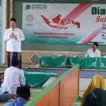 Cawabup Alif saat menghadiri dialog interakfit dalam rangka peringatan HSN di Ponpes Al-Ikhlas Panceng. foto: ist.