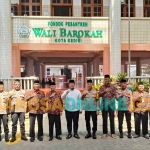 Kapolres Kediri Kota bersama Ketua Yayasan Wali Barokah, KH Achmad Fawwaz Abd. Aziz, dan jajaran. Foto: MUJI HARJITA/BANGSAONLINE