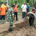 Bencana tanah gerak di desa Terbis, kecamatan Panggul, Trenggalek.