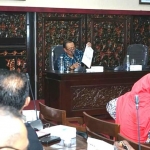 Bupati Sumenep, Dr. KH. A. Busyro Karim pada Pembukaan Rapat Koordinasi Program IDM di Kantor Bupati, Jumat (13/03/2020).