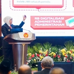 Gubernur Khofifah saat membuka PKN Tingkat II Angkatan II 2023.