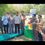 Mentan RI, Syahrul Yasin Limpo bersama rombongan saat berkunjung ke Petrokimia Gresik. foto: SYUHUD/ BANGSAONLINE