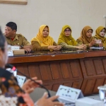 Rapat koordinasi penyerahan banmod DBHCHT 2023 di Ruang Joyoboyo, Balai Kota Kediri. Foto: Ist