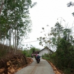 Jalan desa yang sudah dibeton oleh Satgas TMMD 106.