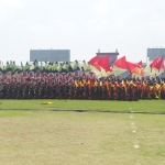 Tari Kolosal yang dibawakan 300 siswa-siswi MAN Bangkalan memeriahkan pembukaan Porseni Jatim di Gelora Stadion Bangkalan, Selasa (05/11/2019). foto: SUBAIDAH/ BANGSAONLINE