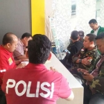 PC GP Ansor Kabupaten Sidoarjo saat melaporkan terduga pelaku ke SPKT Polresta Sidoarjo, Kamis (25/4).