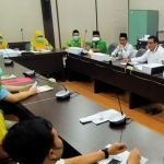 Suasana rapat Komisi IV DPRD Kabupaten Pasuruan dan Dinkes Kabupaten Pasuruan dengan beberapa pihak rumah sakit di Pasuruan.