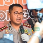 Kapolres Bojonegoro AKBP M. Budi Hendrawan saat merilis tersangka, Jumat (29/11/19).
