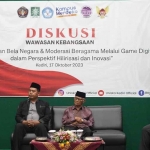 Ketua Umum Yayasan Bina Cendekia Muslim Pancasila yang juga Ketua Umum MUI, KH Anwar Iskandar (nomor 3 dari kiri), saat mengikuti acara FGD yang digelar Uniska Kediri. Foto: Ist