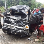 Kondisi pikap usai menghantap motor Honda PCX yang dikendarai dua remaja.