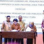 Gubernur Jawa Timur Khofifah Indar Parawansa dalam acara kerja sama Dinas Pemberdayaan Perempuan, Perlindungan Anak, dan Kependudukan Jawa Timur dan Dinas serupa Provinsi Sumatra Utara. foto: istimewa/ bangsaonline.com