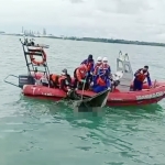 Sesosok mayat laki-laki ditemukan terapung di sekitar Dermaga Pelabuhan TPPI Tuban, Kamis (26/5/2022).