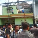 Rumah yang dilalap api. foto: haris/BANGSAONLINE