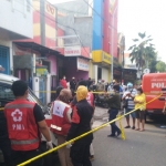 

Toko Shien Cuan di Jalan Raya Manukan Tama A3 /06, Surabaya.