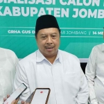 Warsubi beserta Ketua DPC PKB Jombang, Hadi Atmaji, saat silaturahmi dan sosialisasi calon bupati di Graha Gus Dur.