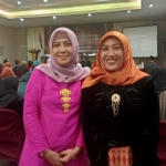 Ketua KPU Kota Pasuruan, Royce Diana Sari didampingi Komisioner Helmi.