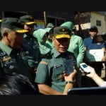 Kasdam V Brawijaya Brigjend TNI Widodo Iryansyah saat memberikan keterangan pers. foto: ist
