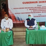 Gubernur Khofifah didampingi Kepala DPMD Provinsi Jatim M. Yasin.