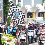 Gubernur Khofifah saat melepas keberangkatan lintas batas Disabilitas Jawa Timur.
