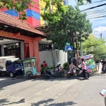 Gapura di Jalan Bharata Jaya, tempat lokasi penjambretan.