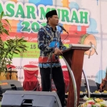 Bupati Pasuruan saat pembukaan pasar murah di Desa Jeruk Purut, Gempol.